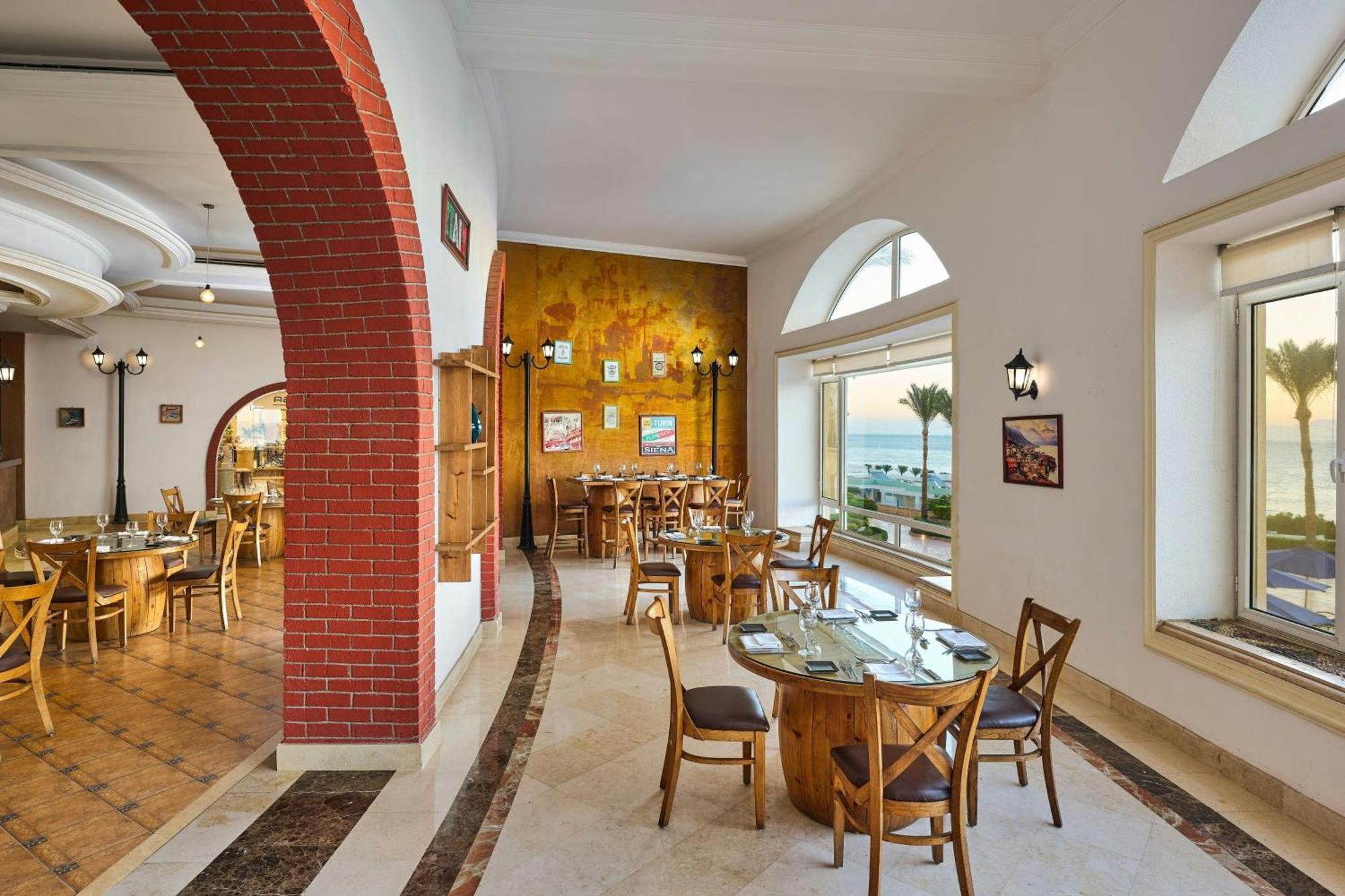 Renaissance Sheikh Golden View Resort